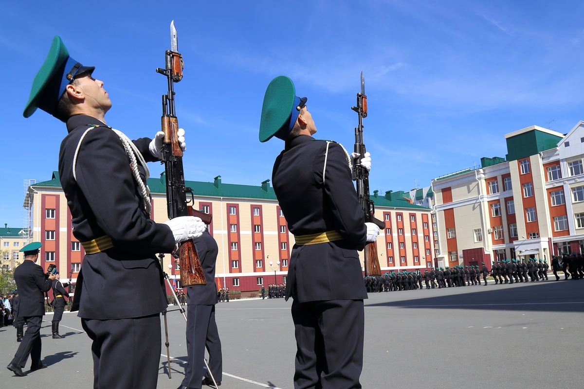 ВОЕННЫЕ УЧИЛИЩА, ШКОЛЫ И КУРСЫ